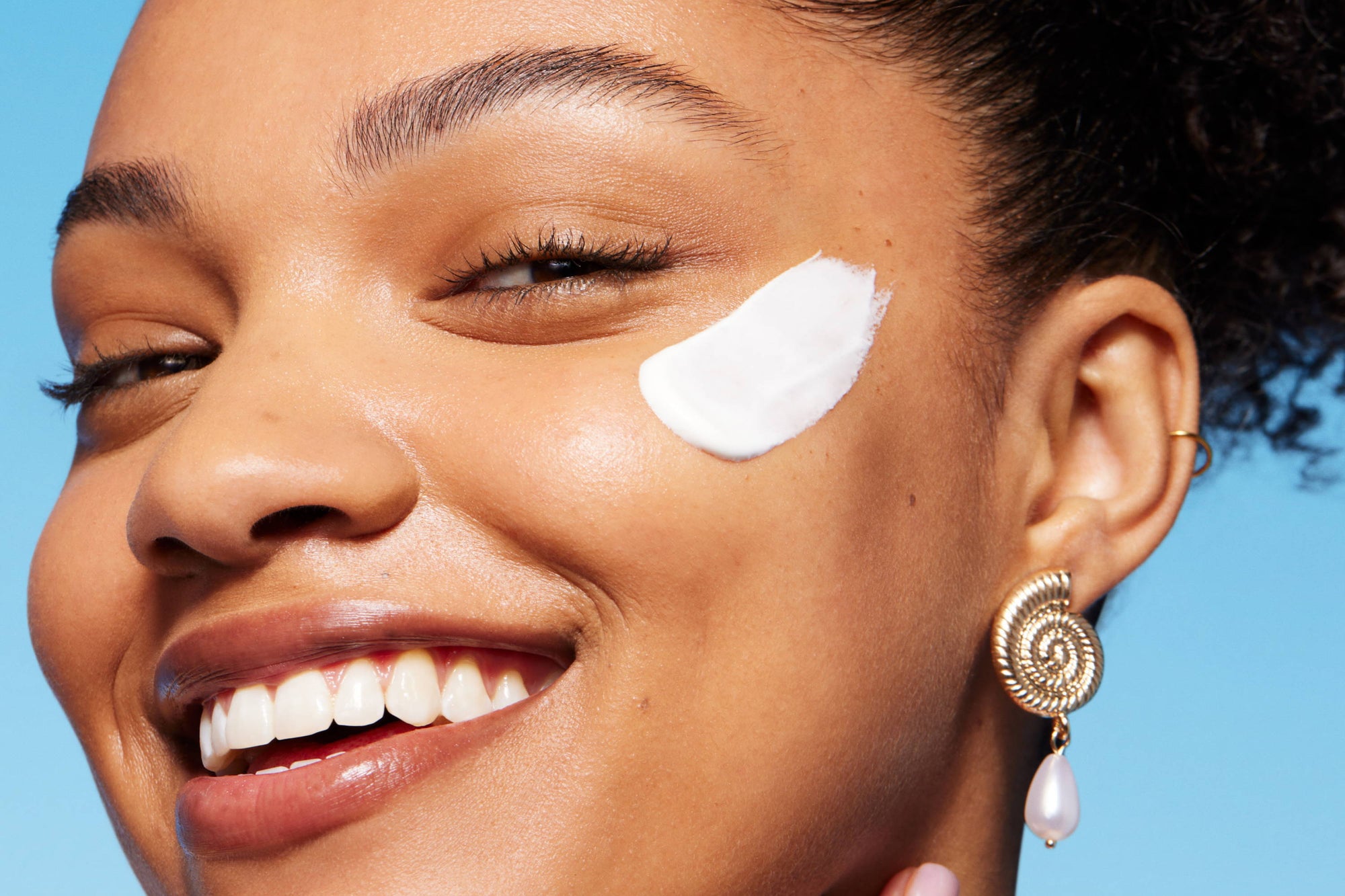 Does Sunscreen Cause Breakouts? Our Sun Protection Guide For Blemish Prone Skin